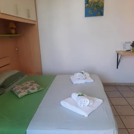 Scoglio Di Pirro לינה וארוחת בוקר