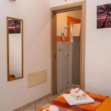 Scoglio Di Pirro לינה וארוחת בוקר טורה סן ג'ובאני אוג'נטו