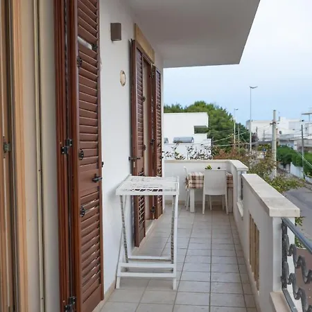 Scoglio Di Pirro לינה וארוחת בוקר 3*