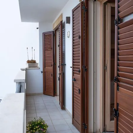 Bed & Breakfast Scoglio Di Pirro 3*